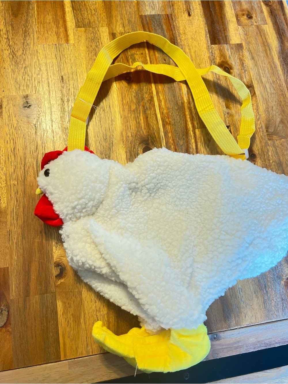 Novelty Chicken Shoulder Bag in White and Yellow